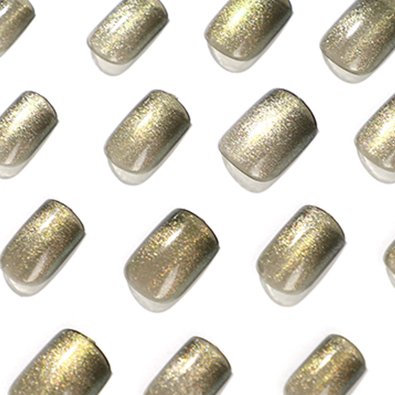 Kunstvolle Nagelverlängerungen mit Glitzer- und Ombre-Effekt Brehn