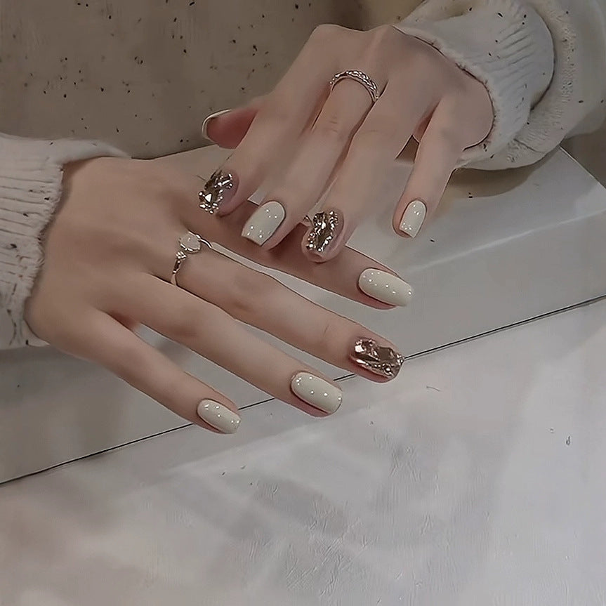 Elegante Nagelpflege Brehn