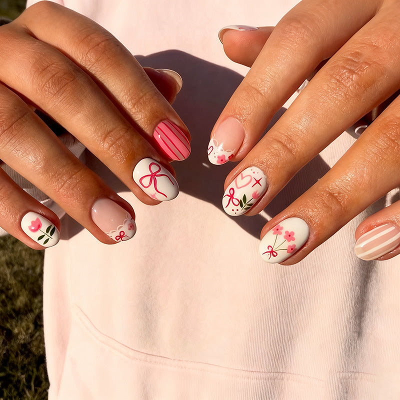 Halloween Kunstnagelset mit kreativen Motiven und glitzernden Details Brehn