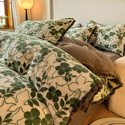Plüsch Floral-Prägung Samt-Wende Bettbezug Set mit Pom-Pom Besatz