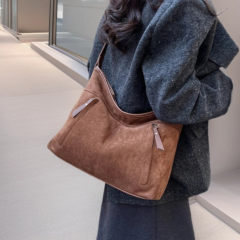 Stylische Wildleder Schultertasche