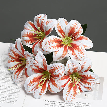 Dekoratives künstliches Blumenarrangement für Zuhause