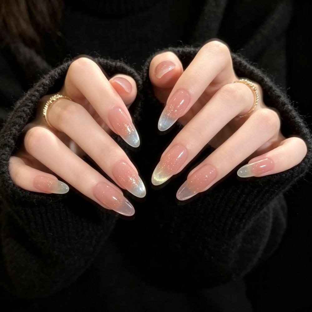 Elegantes Press-On Nail Set mit mehreren Designs Brehn