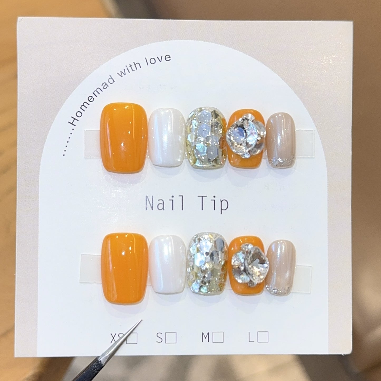 Kunstnagel Set mit Funkelnden Akzenten und Kreativen Designs Brehn