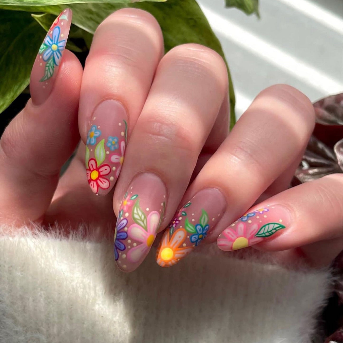 Kunstnagelset mit bunten Blumenmotiven Brehn