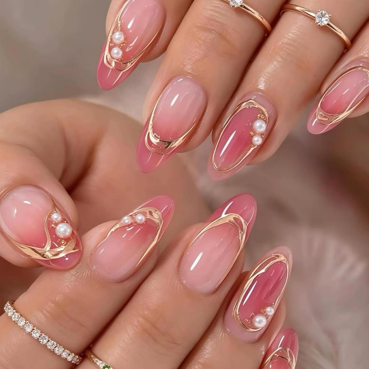 Elegante 3D Perlen Akzent Nagelkunst Verlängerungen Brehn