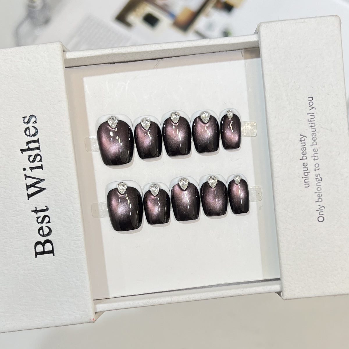 Elegante Gel Press-On Nagelset mit Strassdetails Brehn