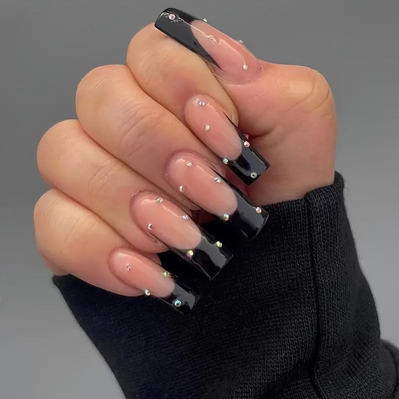 Kunstnagelset mit edlen 3D-Strassakzenten Brehn
