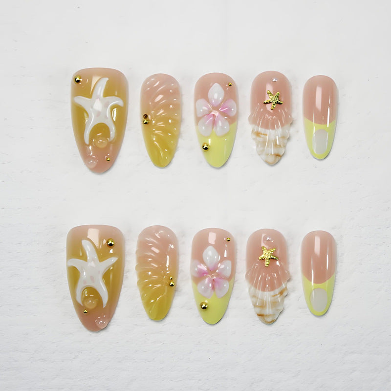 Kunstnagelset mit floralen und maritimen Akzenten Brehn