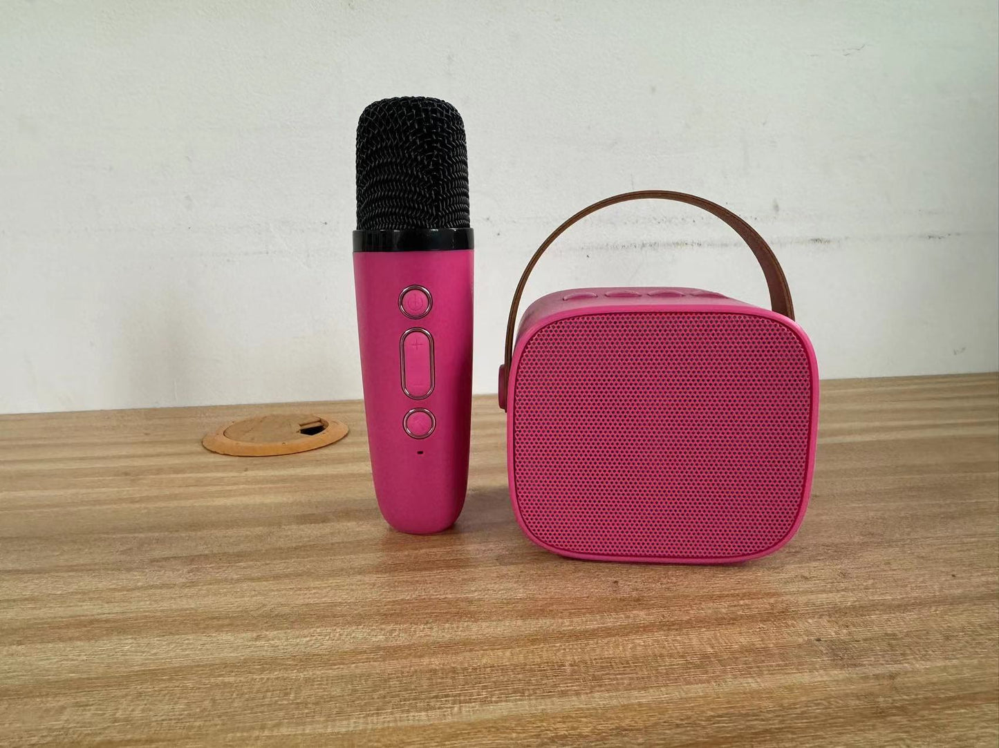 Tragbarer Bluetooth-Lautsprecher und Mikrofon Brehn