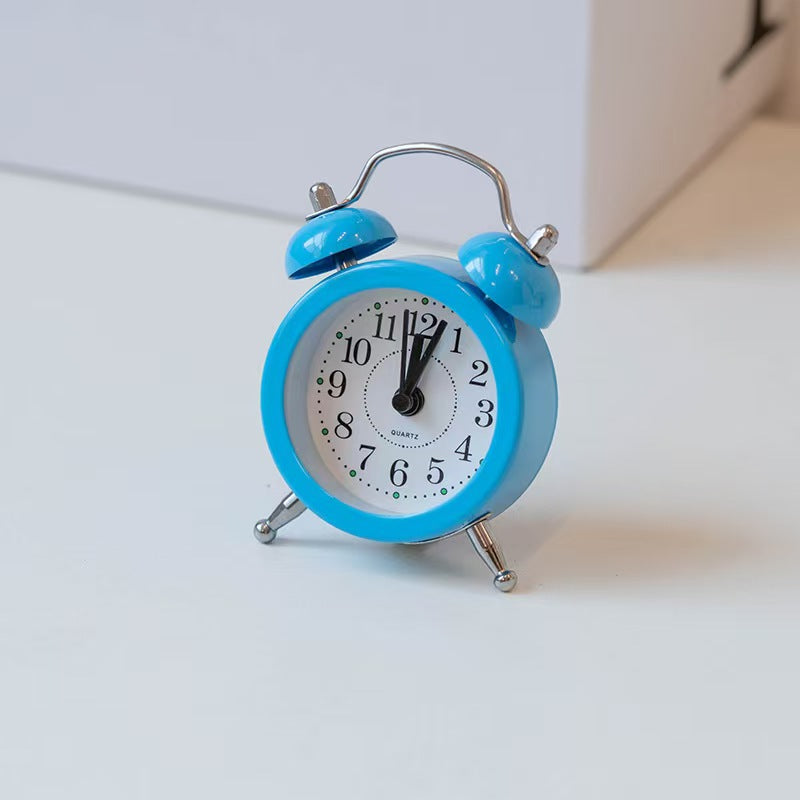 Klassischer Tischwecker Im Bunten Retro-Design Brehn