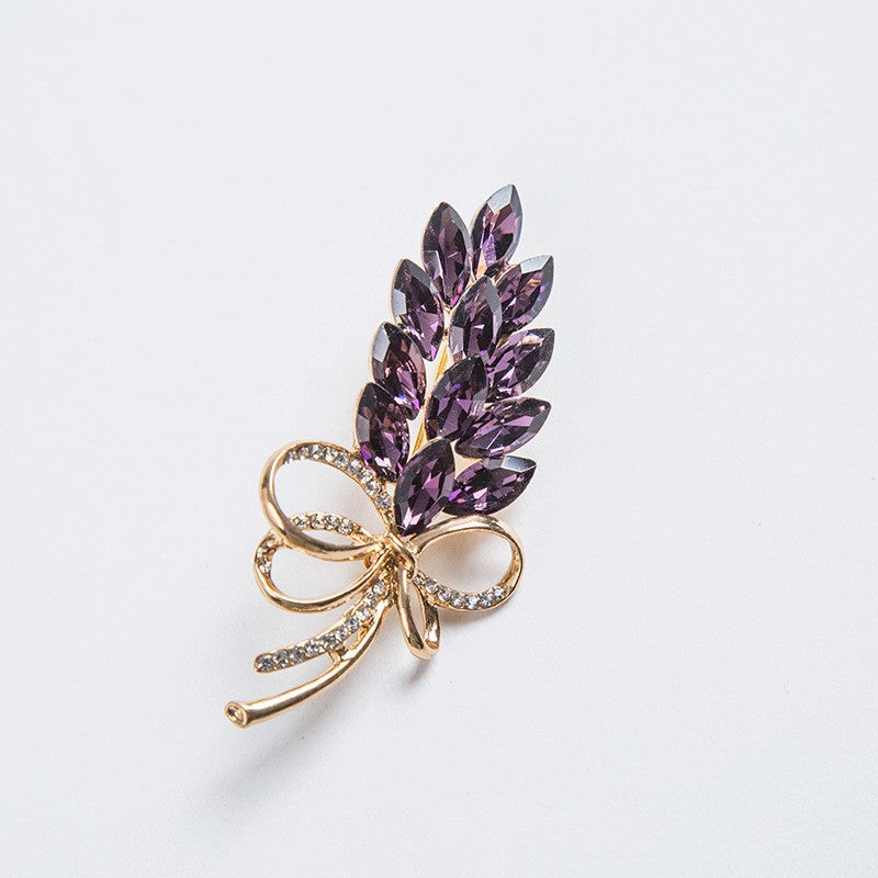 Eleganter Brosche mit Kristallen Brehn