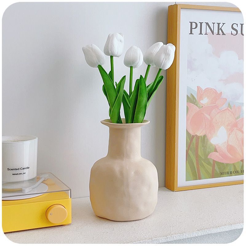 Realistische dekorative Tulpenblumenarrangement