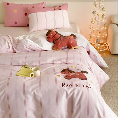 Kinder-Bettwäschegarnitur mit gestreiftem Design und appliziertem Pferde‑Motiv