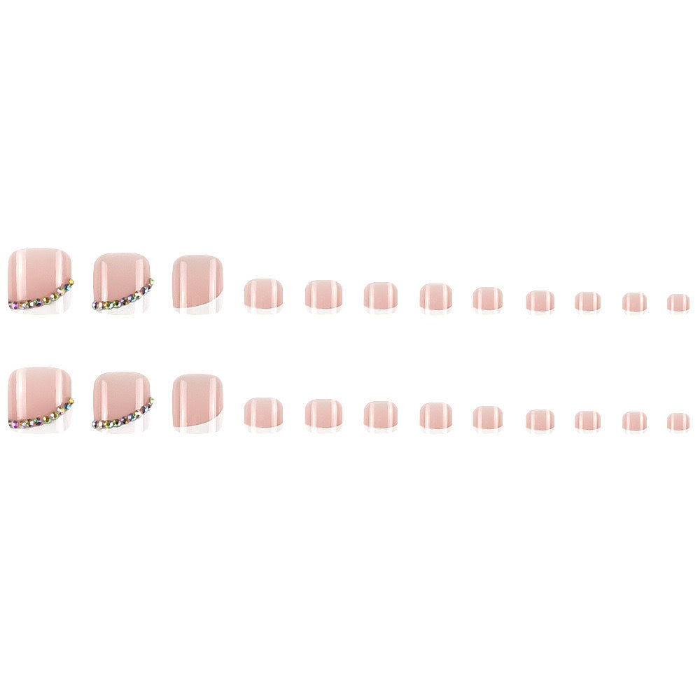 Fußnagelkunst Set mit eleganten französischen Spitzen und Glitzerakzenten Brehn