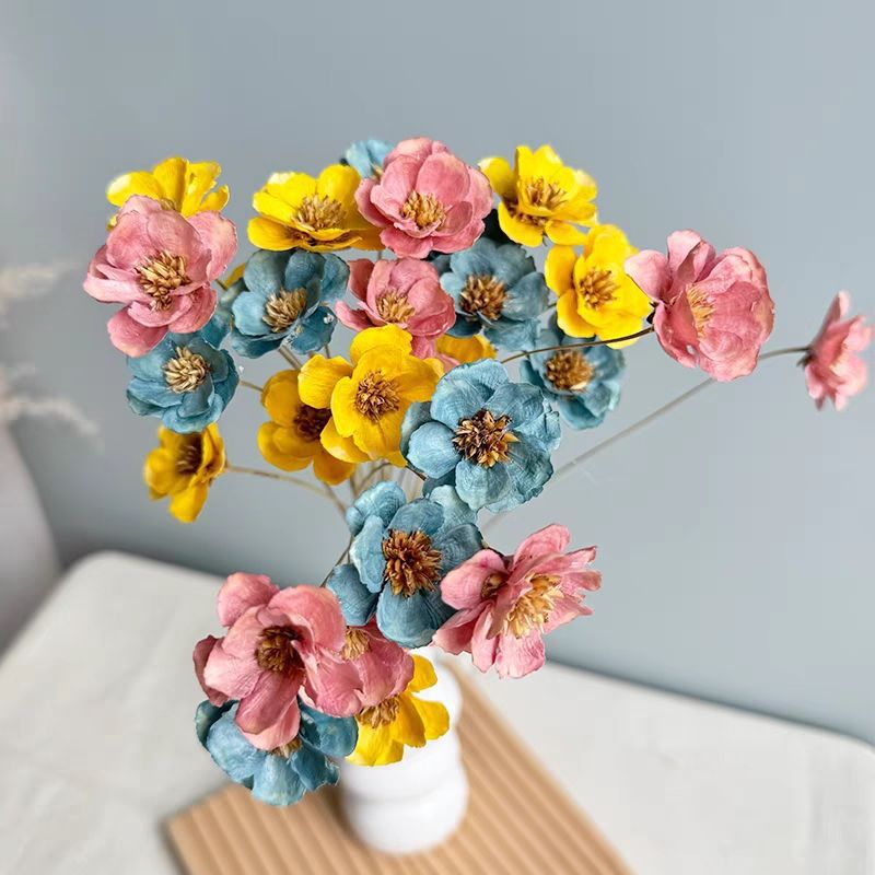 Dekorativer getrockneter Blumenstrauß