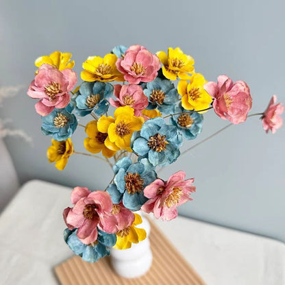 Dekorativer getrockneter Blumenstrauß