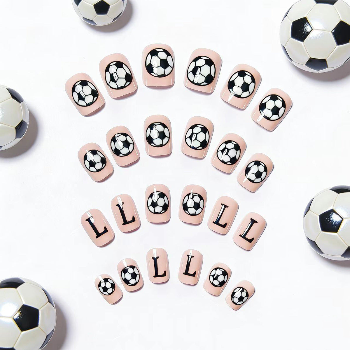 Kreative Nagelkunst mit Fußball-Motiv Brehn