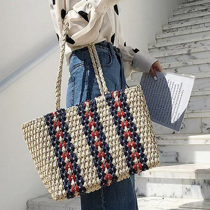 Handtasche Aus Geflochtenem Naturmaterial mit Farbigen Akzenten Brehn