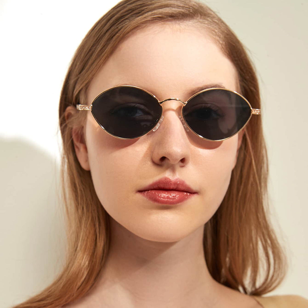Damen modische runde Sonnenbrille mit luxuriösen Akzenten Brehn