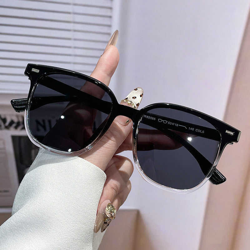 Damen modische Sonnenbrille im minimalistischem Design Brehn