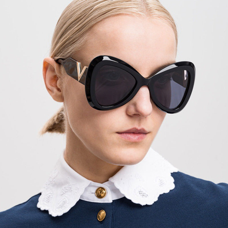 Damen Cat-Eye Sonnenbrille mit luxuriösem Rahmen und verspiegelten Gläsern Brehn