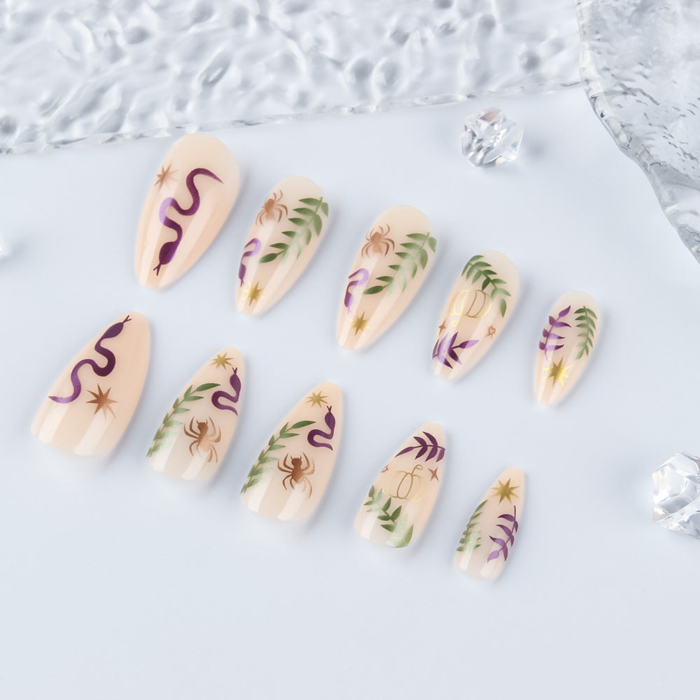 Künstlerisches Press-On Nagelset mit von Halloween inspirierten Designs Brehn