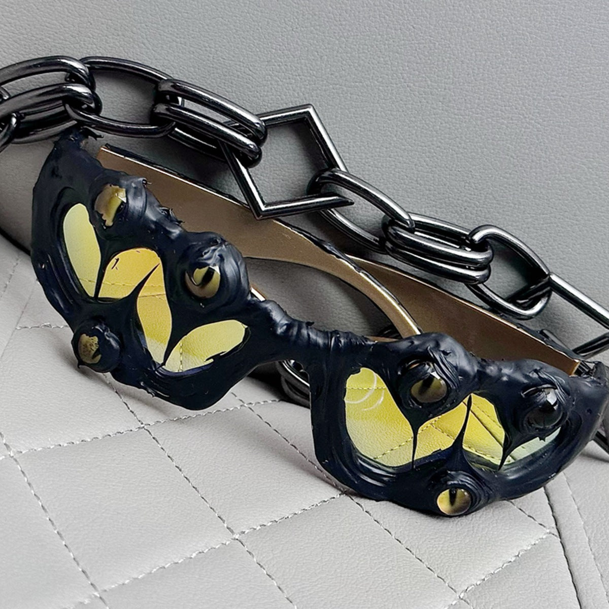 Damen extravagante Sonnenbrille mit einzigartigem Rahmen und auffälligem Detail Brehn