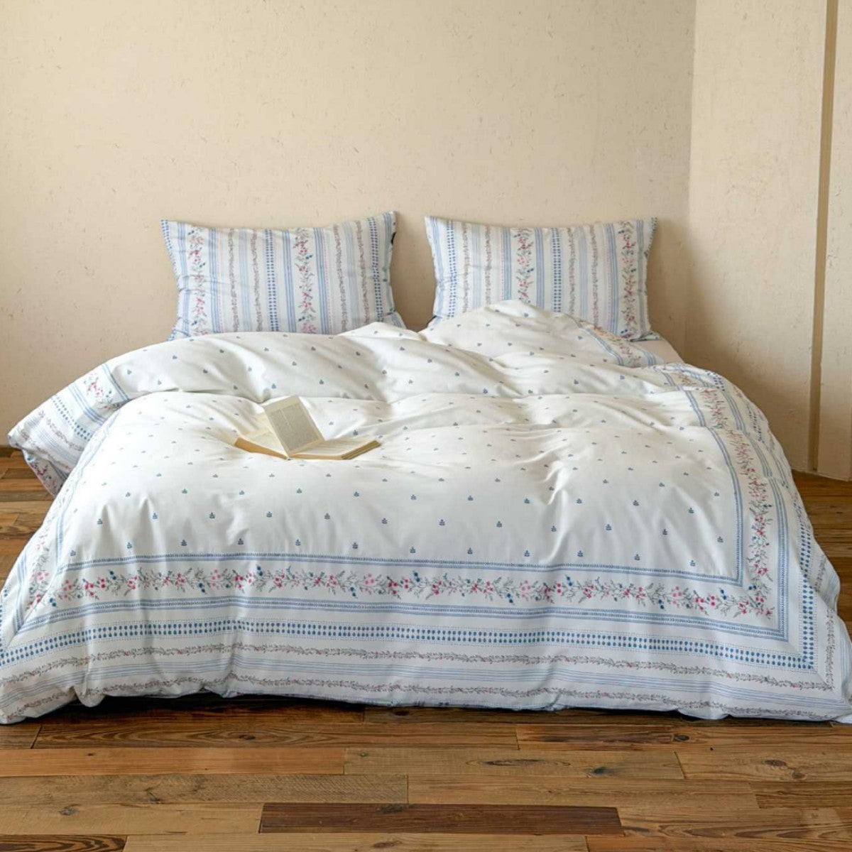 Wendbare Baumwoll-Percale-Bettbezug-Garnitur mit subtilen Kreisdruck und Kissenbezügen