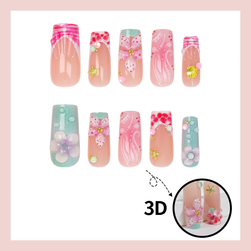 Kunstnagelset mit floralen Akzenten und eleganten Details Brehn