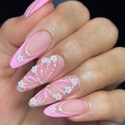 Kunstnagelset mit eleganten blauen und nude Farbakzenten Brehn