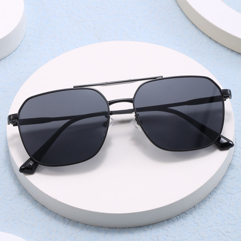 Damen Modische Oversized-Sonnenbrille im edlen Shield-Design Brehn