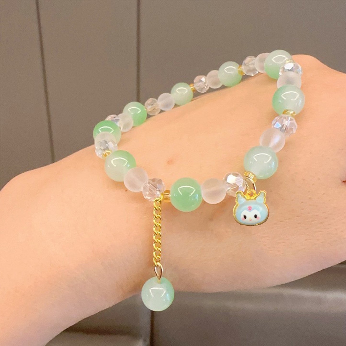 Verspieltes Armband mit Bunten Glasperlen und Anhänger Brehn