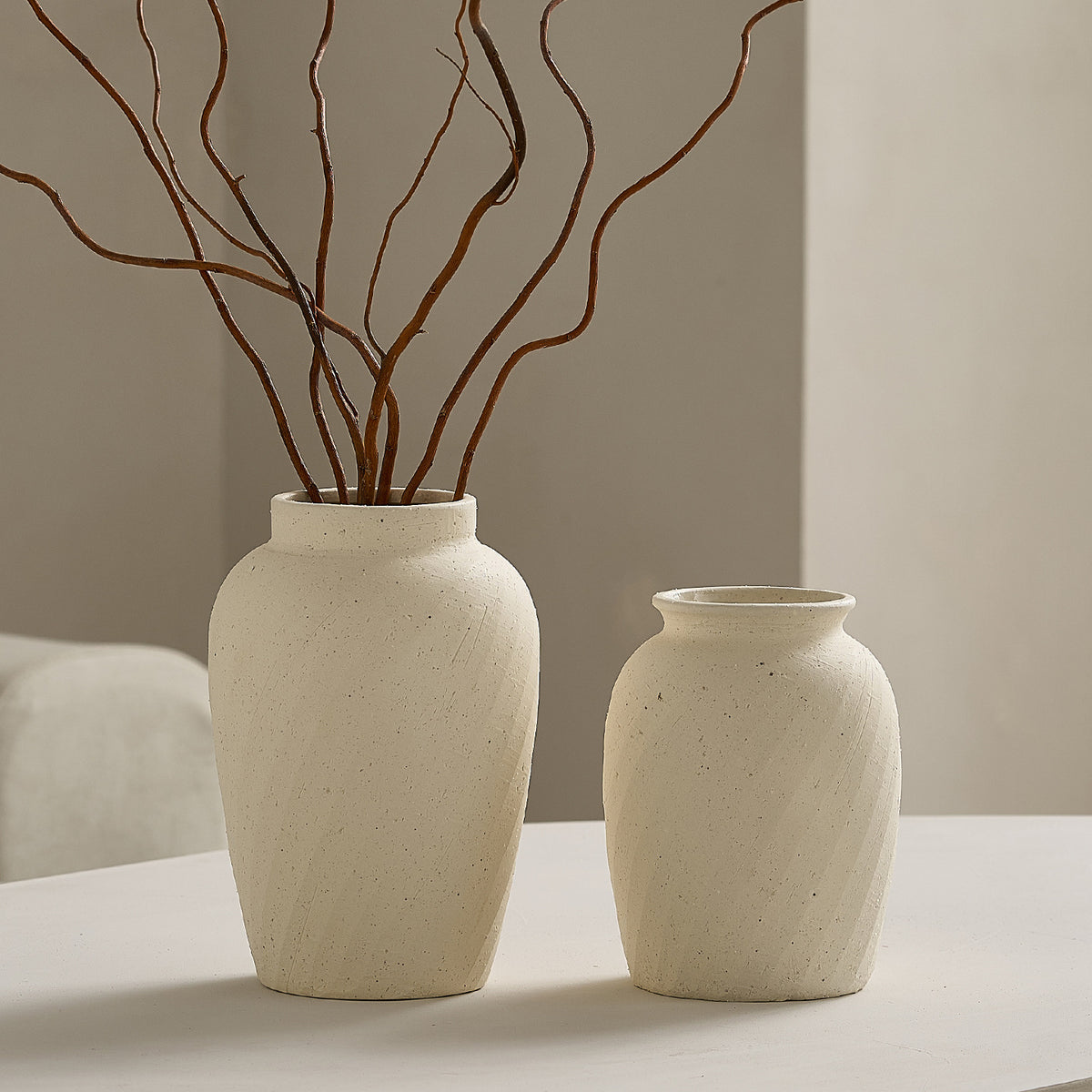 Elegante und moderne Keramikvase Brehn