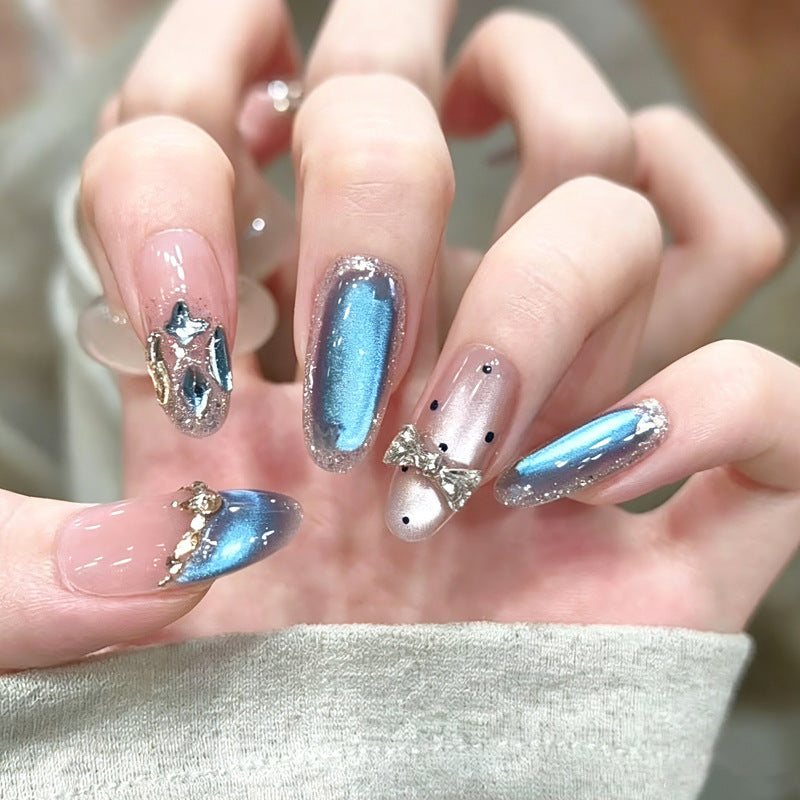 Kunstnägel im eleganten Premium Design mit Strass- und Glitzerelementen Brehn
