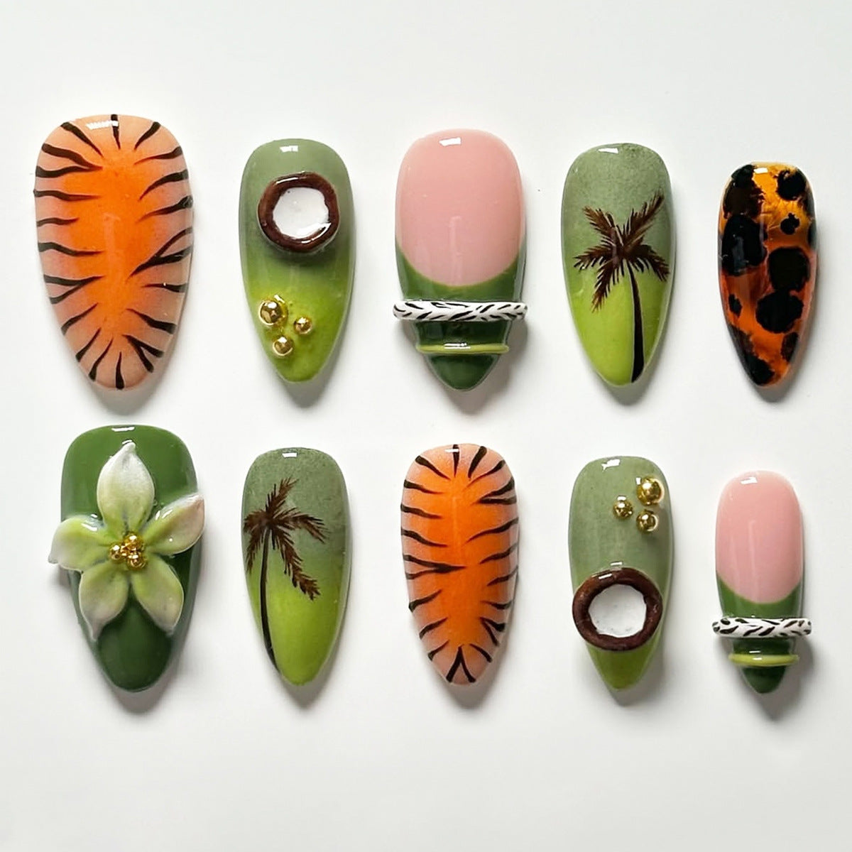 Exquisite Kunstnagel Kollektion mit floralen Mustern Brehn