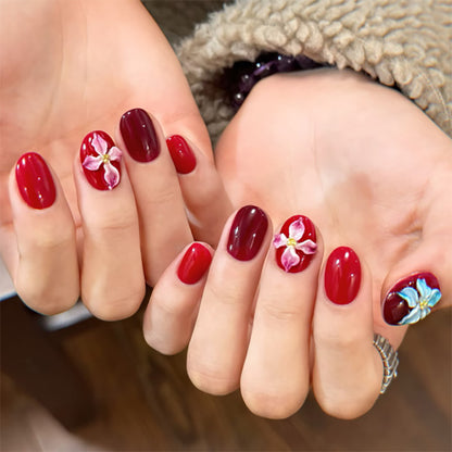 Kunstvolle Nagelkunst mit Blumen-Motiven Brehn