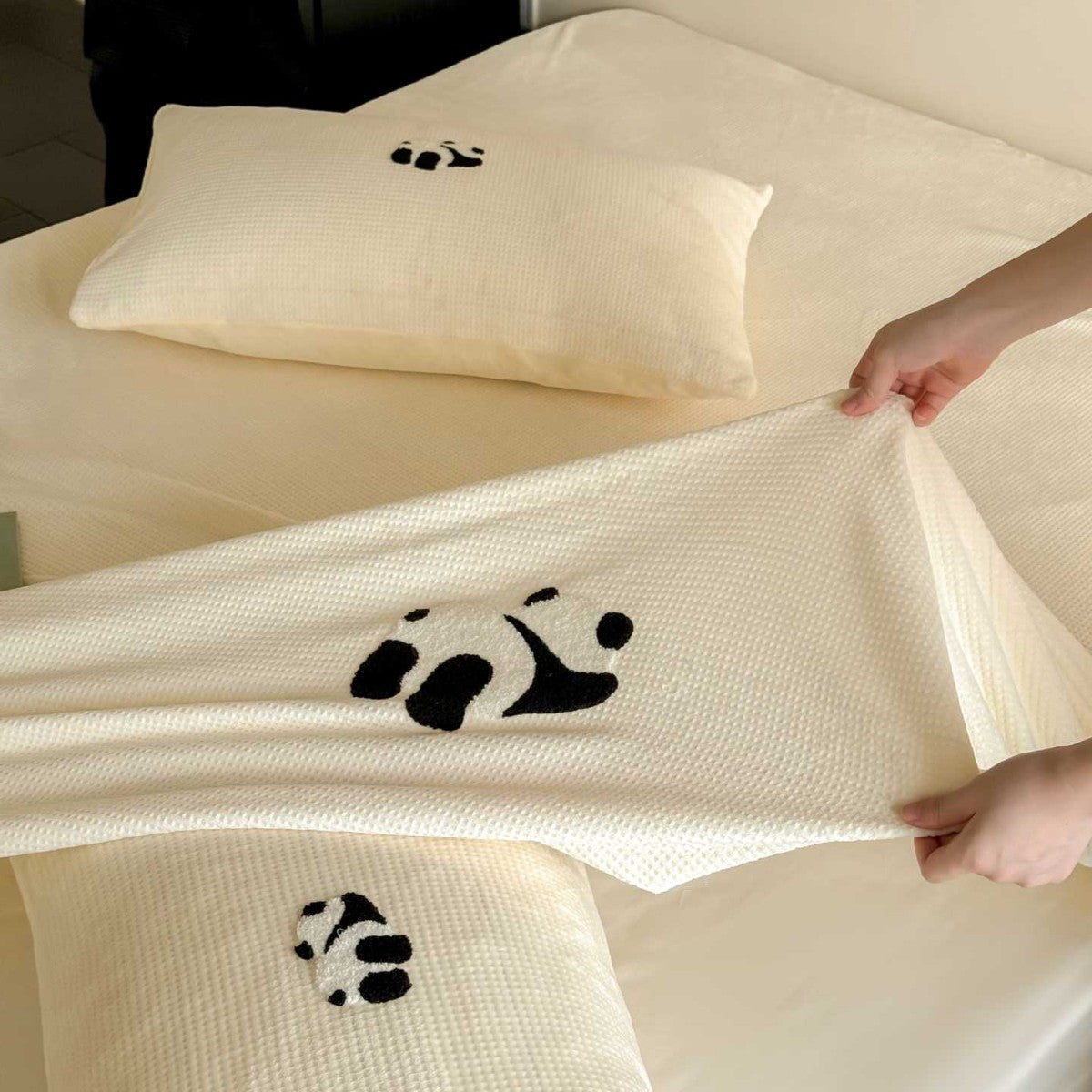 Cord-Texturiertes Fitted Bettwäsche- und Kissenbezug-Set mit bestickten Panda-Akzenten