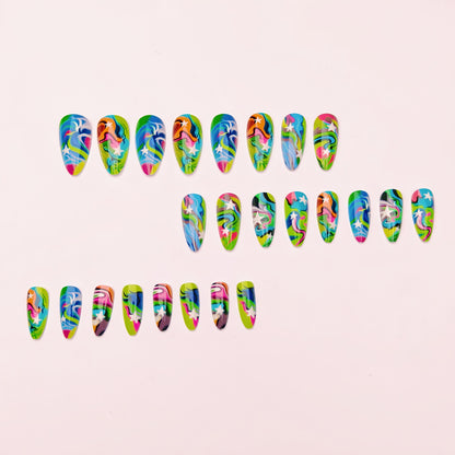 Künstlerische Wirbel Nagelkunst Brehn