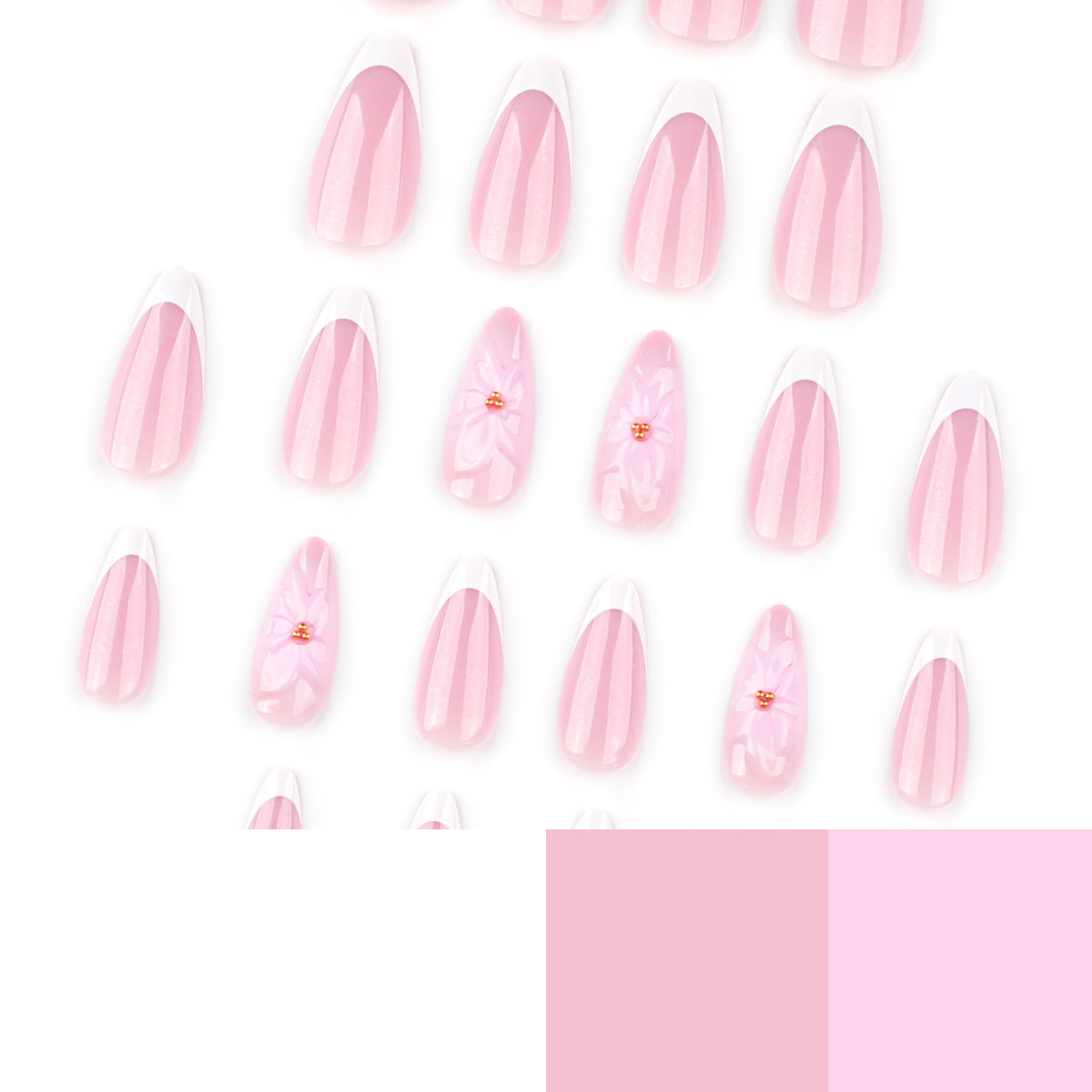 Kunstvolle French-Tip Nagelverlängerungen mit Blumenakzenten Brehn