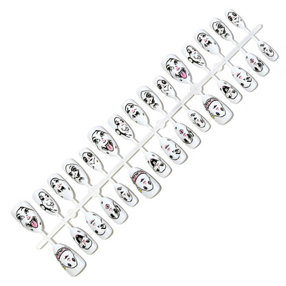 Kreatives Kunstnagelset mit Gesichtsmotiven Brehn