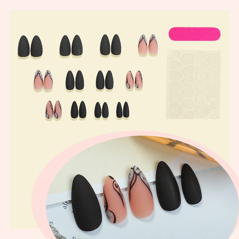 Kreatives Kunstnagelset mit exquisite marmorierten Designs und eleganten Akzenten Brehn
