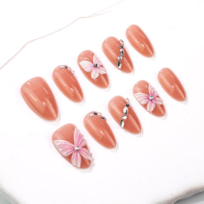 Elegante Schmetterlings-verzierte Press-On Nagelkunst Brehn