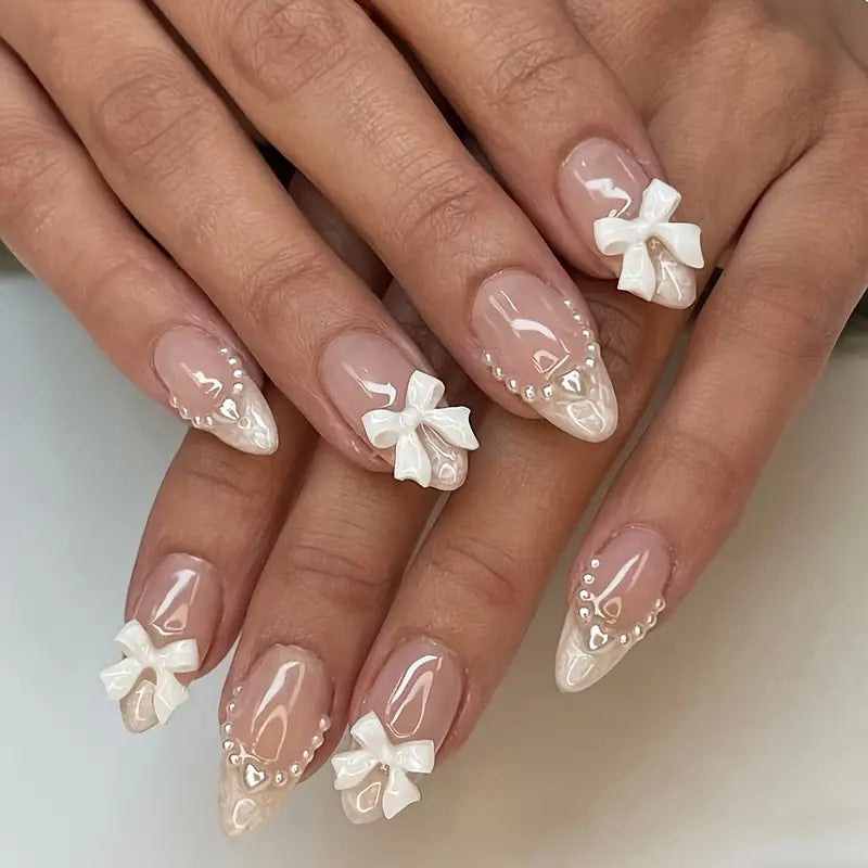 Elegante mit Schleife verzierte Press-On Nagelkunst Brehn