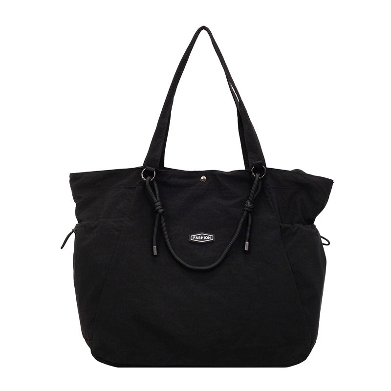 Geräumige Mehrzweck-Tragetasche mit vielen Taschen