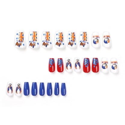 Kunstvolle Nagelverlängerungen mit patriotischen Designs Brehn
