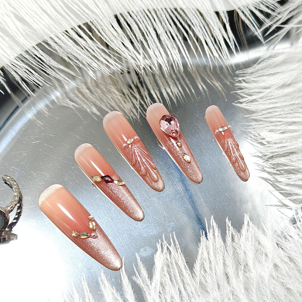 Kunstnägel mit Glamourösem Kristall-Design Brehn