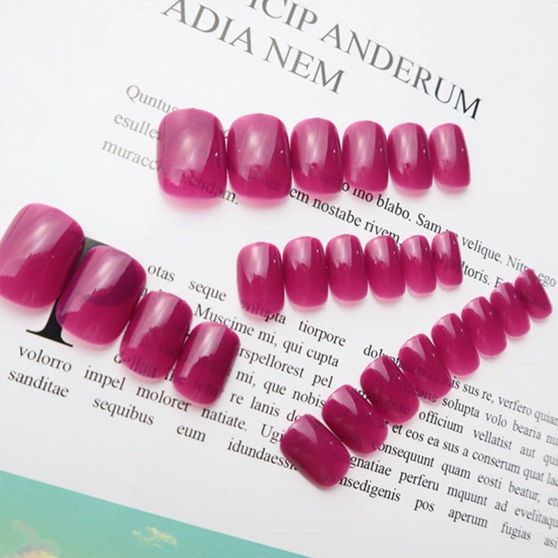 Stylisches Press-On Nagelset mit eleganten Akzenten Brehn