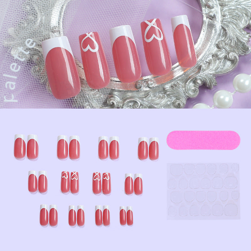 Dekoratives Press-On-Nagelset mit Herzakzenten Brehn