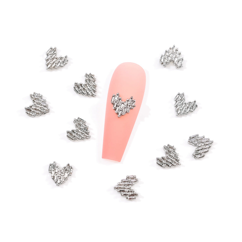 Herzförmige Nagelkunst Charms